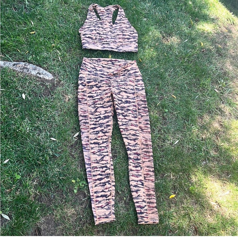 2pc Set. Fabletics. Size Small. On The Go Powerho… - image 1